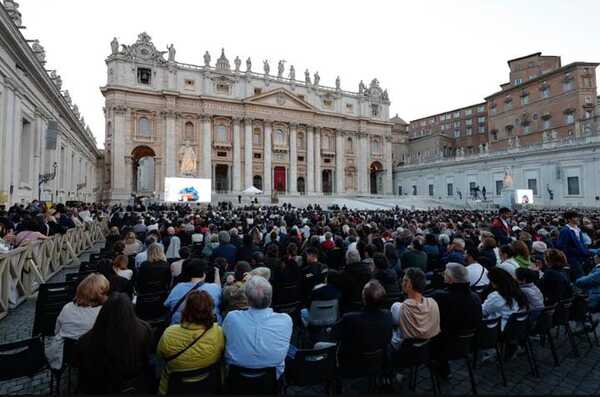 Del traslado del féretro al funeral, tres días para despedirse del papa Francisco - San Lorenzo Hoy