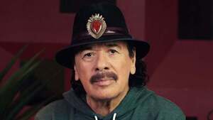Carlos Santana es hospitalizado tras sufrir deshidratación