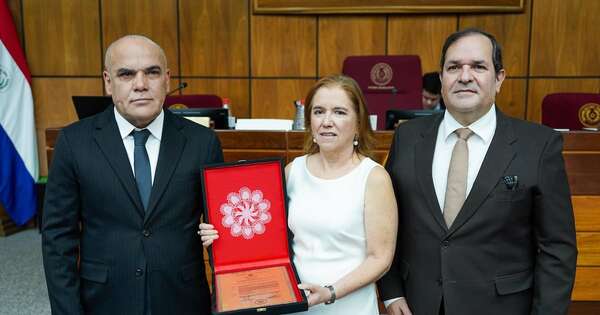 Diario HOY | Senado rinde homenaje póstumo al impulsor de la Ley de la Maquila Paraguaya