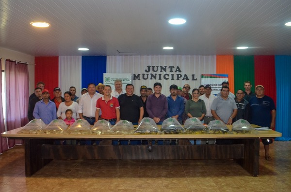 Productores piscícolas de alto verá reciben alevinos de Yacyretá