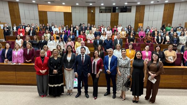 Rocío Abed presenta “Paraguayas en el Poder”, un homenaje a más de 100 mujeres líderes - ADN Digital