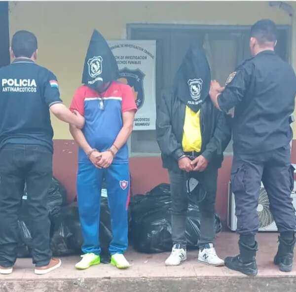 Villa Oliva: cae en Ybypohýi dupla con 177 kilos de marihuana durante control policial - Policiales - ABC Color