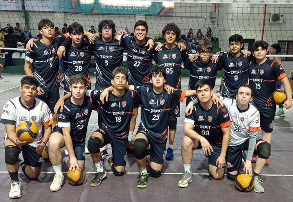 Torrente de juegos en diferentes niveles se cumplen en voley de sala