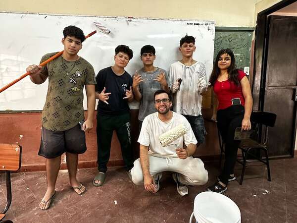 Video: MEC equipó escuela solo porque jóvenes voluntarios mostrarían su estado - Nacionales - ABC Color
