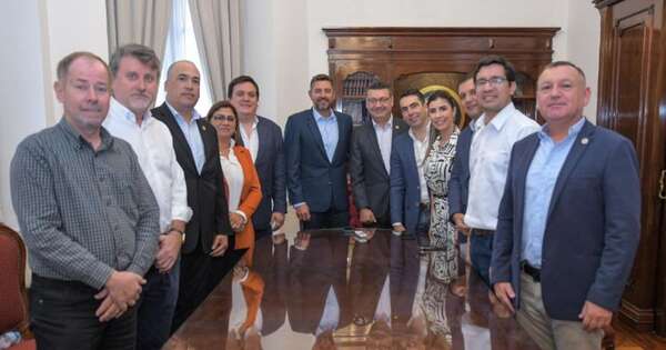 La Nación / Vicepresidente y gobernadores revisan planes de salud, educación y seguridad