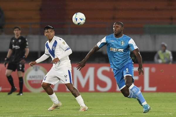 San Antonio Bulo Bulo derrota a Vélez y alcanza la cima del Grupo H - Fútbol Internacional - ABC Color