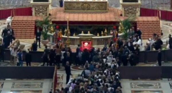 Último adiós al Papa Francisco en la Basílica de San Pedro - SNT