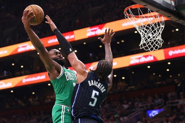 Versus / Brown anota 36 puntos y los Celtics extienden la ventaja sobre Magic