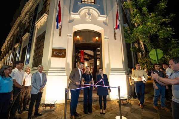 Peña inauguró el Espacio Cultural Staudt y las oficinas de la Secretaría Nacional de Cultura - .::Agencia IP::.
