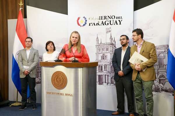 Ambulancias para el SEME: Barán se ufana de móviles que aún no fueron adjudicados - Nacionales - ABC Color