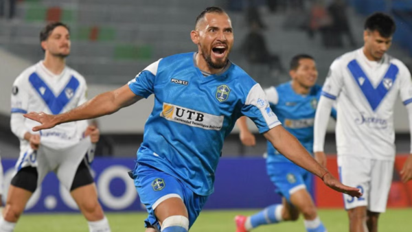 Bulo Bulo lo hizo de nuevo: le ganó a Vélez y es puntero de su grupo