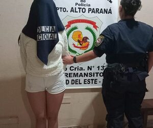 Atrapan a mujer que guardó marihuana en rodete