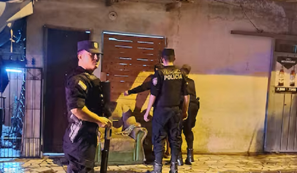 Un muerto y una niña herida tras tiroteo en la Chacarita - Noticiero Paraguay