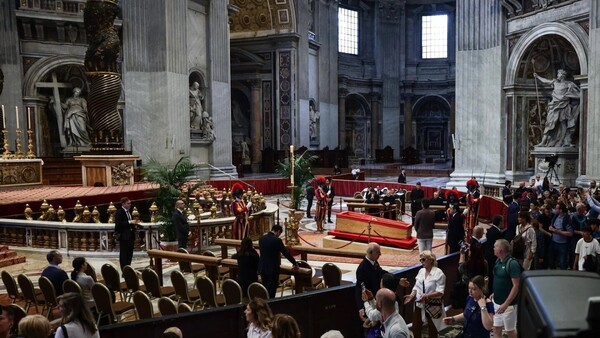 El cortejo fúnebre del papa recorrerá Roma hasta Santa María a paso solemne
