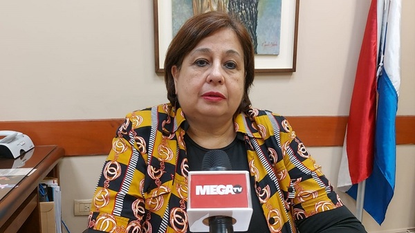 Senadora cuestiona a Peña por viajar a EEUU y no al funeral del Papa