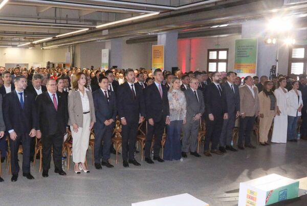 Presidente César Diesel participó del lanzamiento del programa Che Róga Porã 2.0