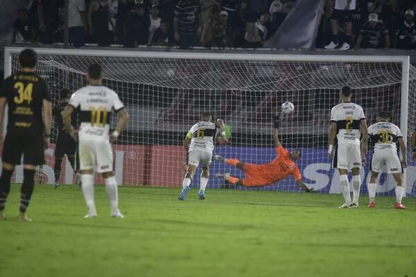 Fabián Bustos: El penal y qué dijo de la atajada de Lucas Verza - Olimpia - ABC Color