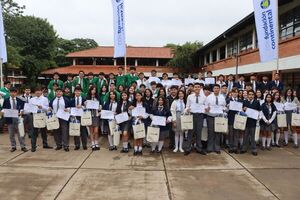 Fundaci贸n del Banco Continental marc贸 hito hist贸rico con entrega de 100 becas a j贸venes del programa 芦Soy Futuro禄