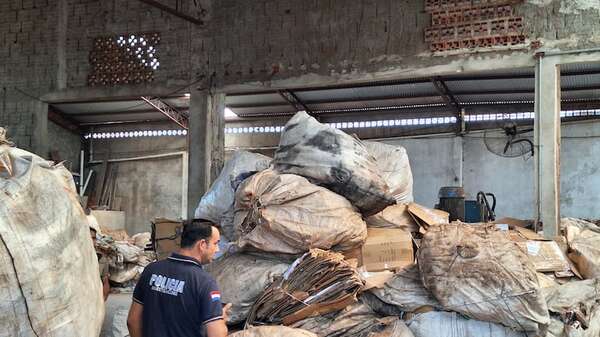 Robo de cables: allanan depósitos vinculados a contrabando de cobre y aluminio en Pedro Juan - Policiales - ABC Color