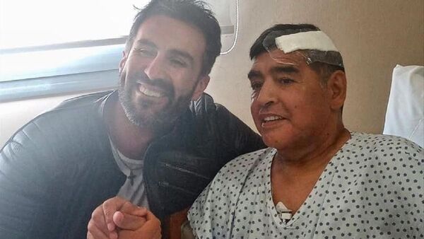 Médico de Maradona falsificó informe y mintió sobre haber operado al ídolo