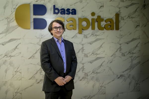 Escenario econ贸mico 2025: riesgos latentes y factores a monitorear para Paraguay tras el IPoM de marzo