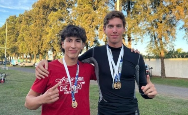 Remeros paraguayos en lo mas alto del podio en torneo internacional en la Argentina - ADN Digital