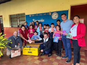 Municipalidad de Encarnación dona libros a escuelas rurales por el Día Internacional del Libro