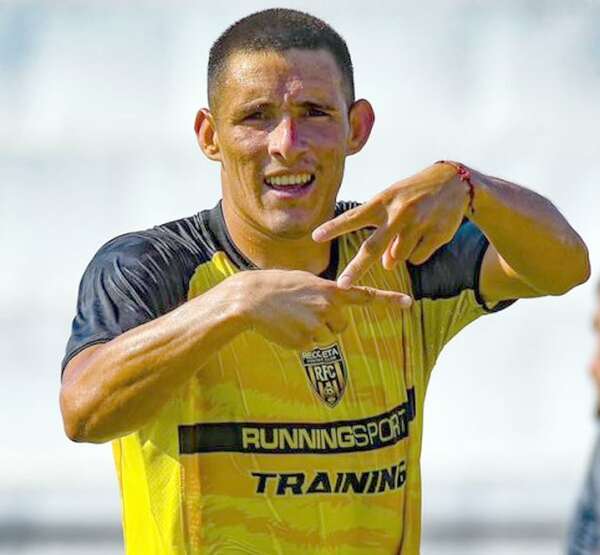Recoleta FC: Brahian Vidal mete presión para la titularidad - Deportivo Recoleta - ABC Color