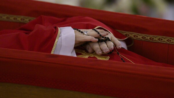 El protocolo para el funeral de Francisco, un delicado trabajo diplomático