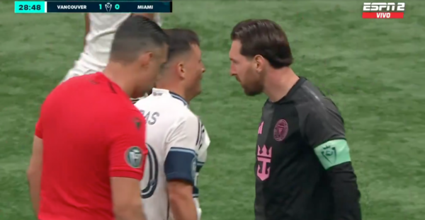 Versus / ¡Lo volvió loco al 10! El picante cruce entre Andrés Cubas y Lionel Messi