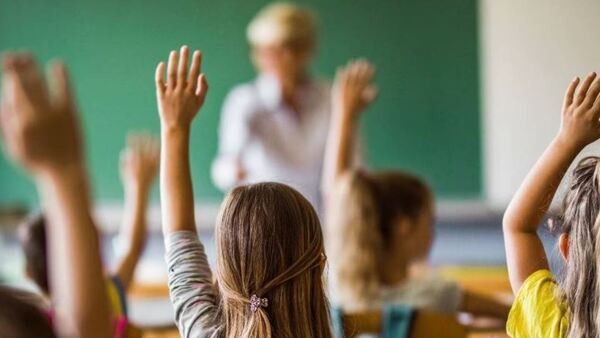 MEC prohíbe festejo en previa del Día del Maestro: "Muchos niños quedarían sin almuerzo escolar"