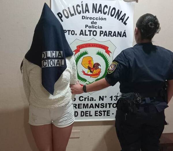 Cae mujer que escondía marihuana en el rodete - La Clave