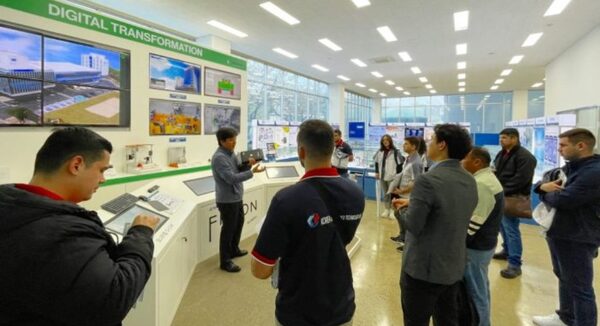 Jóvenes inician capacitación en matricería y movilidad eléctrica en Corea del Sur