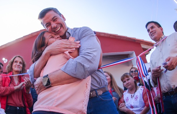 Gobierno entrega otras 43 viviendas a familias del departamento Central - ADN Digital