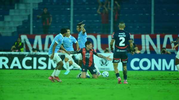 Cerrro Porteño fue una máquina de errar goles