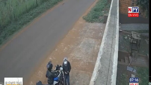 Robo de automóvil en el barrio Espíritu Santo de Cambyretã