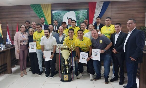 Reconocen a la selección franqueña tras la obtención de la estrella 12