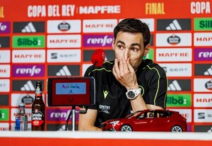 Versus / El árbitro de la final de la Copa del Rey denuncia llorando presión del Real Madrid