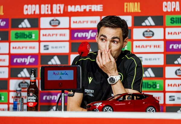 Versus / El árbitro de la final de la Copa del Rey denuncia llorando presión del Real Madrid