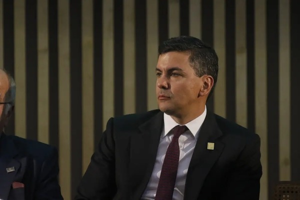 Peña afirma que si iba al funeral del Papa también lo hubiesen criticado - 1000 Noticias