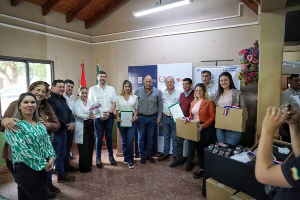 Gobierno de Itapúa entrega ecógrafo de alta tecnología al Hospital de Tomás Romero Pereira