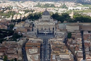 El cortejo fúnebre del papa Francisco recorrerá un trayecto de 6 km por el corazón de Roma e irá en un coche abierto para poder ver el féretro - ADN Digital