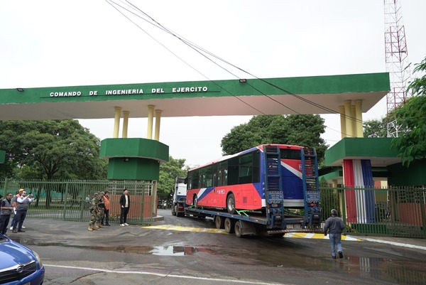 Inicia el traslado de buses eléctricos para pruebas en Paraguay como parte de reforma del transporte - ADN Digital