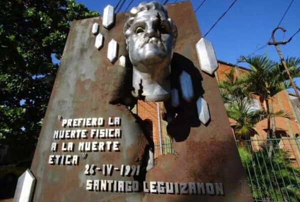 Periodistas festejan su Día este sábado frente al monolito de Santiago Leguizamón
