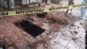 Macabro hallazgo: encuentran cuerpo enterrado en el patio de una casa en Asunción - Policiales - ABC Color
