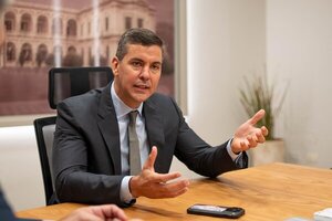 Santiago Peña explicó los motivos de su ausencia en el funeral del papa - Unicanal