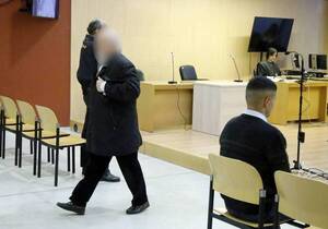Mientras el mundo está conmocionado por la muerte del papa, arrestan a un sacerdote por algo terrible