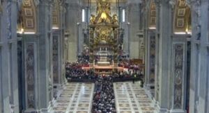 Despiden al Papa Francisco en el Vaticano - SNT