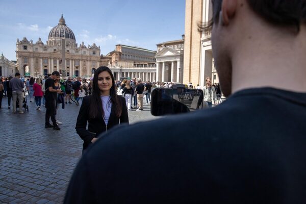 Tensa calma mientras “estamos enfocados en despedir al Papa” - Portal Digital Cáritas Universidad Católica