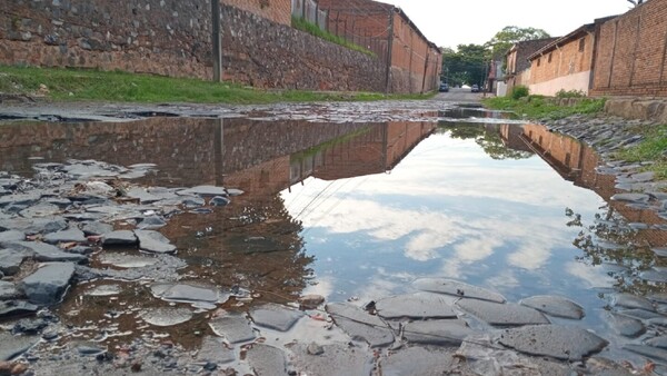 Nenecho descuida calles de Asunción, pese a millonarios ingresos tributarios